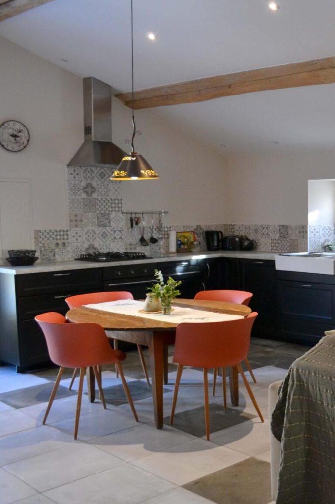 2-CUISINE-PETITE-GRANGE-768x1155-1
